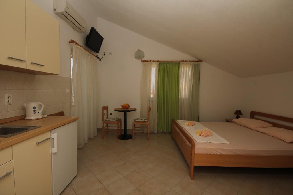 Apartments Adriatika Макарська Номер фото