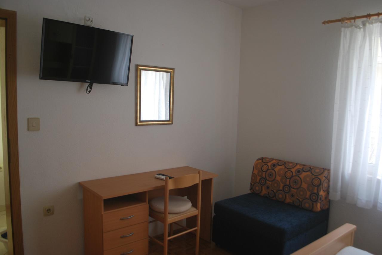 Apartments Adriatika Макарська Екстер'єр фото